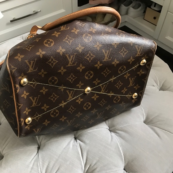 Louis Vuitton Monogram Tivoli Monogram Bag - Picture 7 of 8